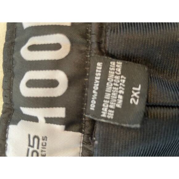 HOOPS 2XL Black Red Stripe Shorts - Picture 3 of 5